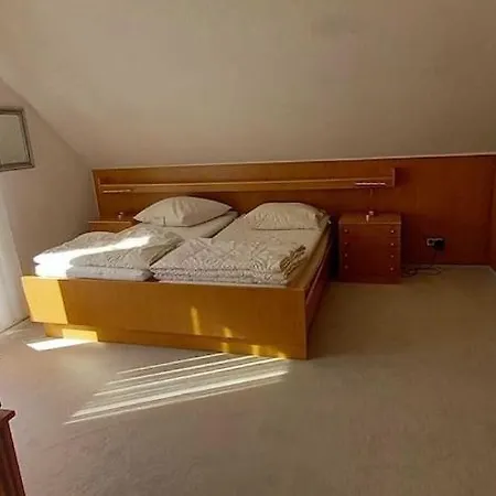 דירה Komfortable Und Gemuetliche Ferienwohnung- Direkt Im Zentrum *